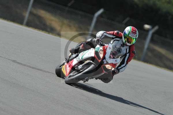 Motorcycle action photographs;Trackday digital images;donington;donington park leicestershire;donington photographs;event digital images;eventdigitalimages;no limits trackday;peter wileman photography;trackday;trackday photos