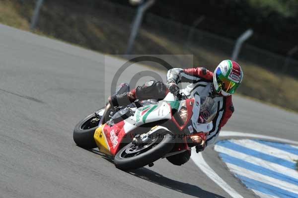 Motorcycle action photographs;Trackday digital images;donington;donington park leicestershire;donington photographs;event digital images;eventdigitalimages;no limits trackday;peter wileman photography;trackday;trackday photos