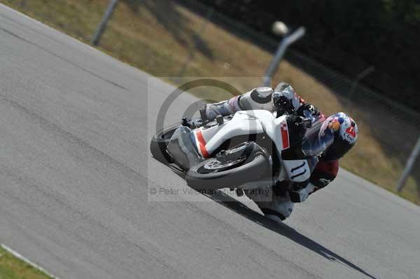 Motorcycle action photographs;Trackday digital images;donington;donington park leicestershire;donington photographs;event digital images;eventdigitalimages;no limits trackday;peter wileman photography;trackday;trackday photos