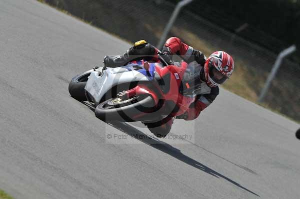 Motorcycle action photographs;Trackday digital images;donington;donington park leicestershire;donington photographs;event digital images;eventdigitalimages;no limits trackday;peter wileman photography;trackday;trackday photos
