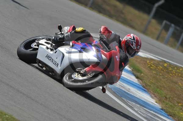 Motorcycle action photographs;Trackday digital images;donington;donington park leicestershire;donington photographs;event digital images;eventdigitalimages;no limits trackday;peter wileman photography;trackday;trackday photos