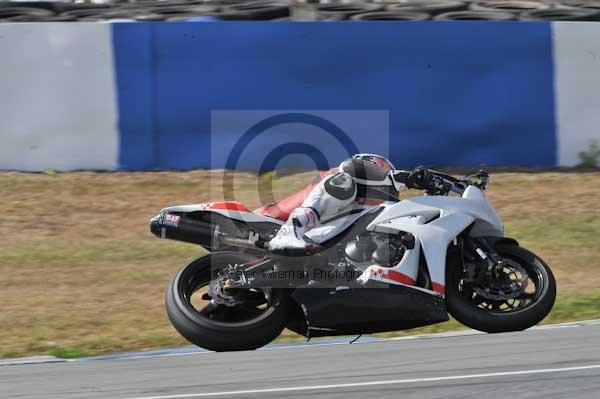 Motorcycle action photographs;Trackday digital images;donington;donington park leicestershire;donington photographs;event digital images;eventdigitalimages;no limits trackday;peter wileman photography;trackday;trackday photos