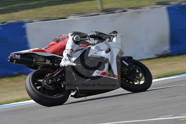 Motorcycle action photographs;Trackday digital images;donington;donington park leicestershire;donington photographs;event digital images;eventdigitalimages;no limits trackday;peter wileman photography;trackday;trackday photos