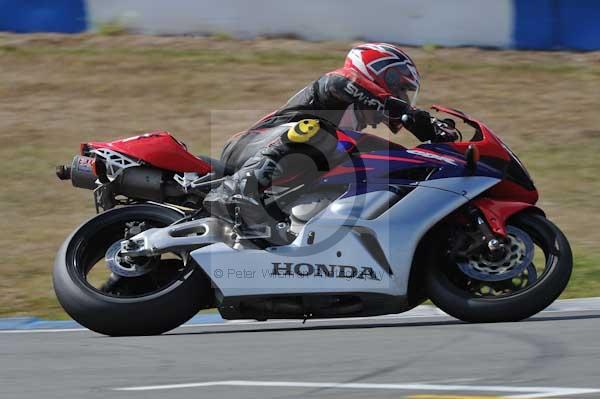 Motorcycle action photographs;Trackday digital images;donington;donington park leicestershire;donington photographs;event digital images;eventdigitalimages;no limits trackday;peter wileman photography;trackday;trackday photos