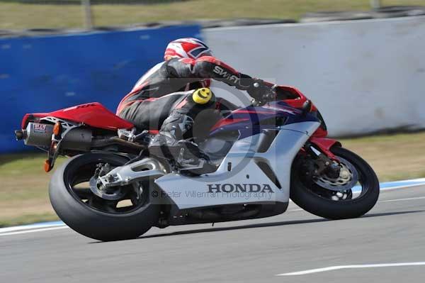 Motorcycle action photographs;Trackday digital images;donington;donington park leicestershire;donington photographs;event digital images;eventdigitalimages;no limits trackday;peter wileman photography;trackday;trackday photos