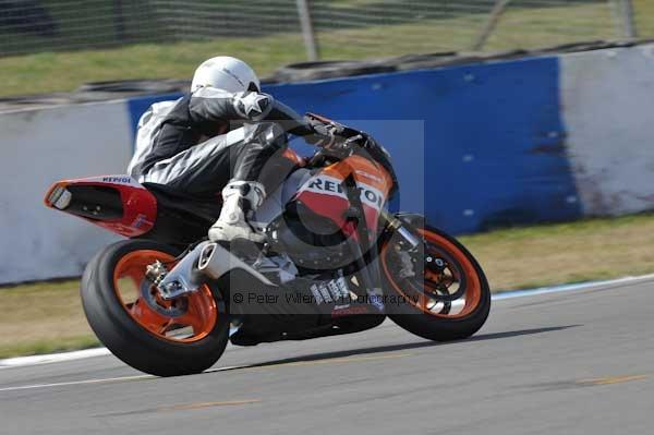 Motorcycle action photographs;Trackday digital images;donington;donington park leicestershire;donington photographs;event digital images;eventdigitalimages;no limits trackday;peter wileman photography;trackday;trackday photos