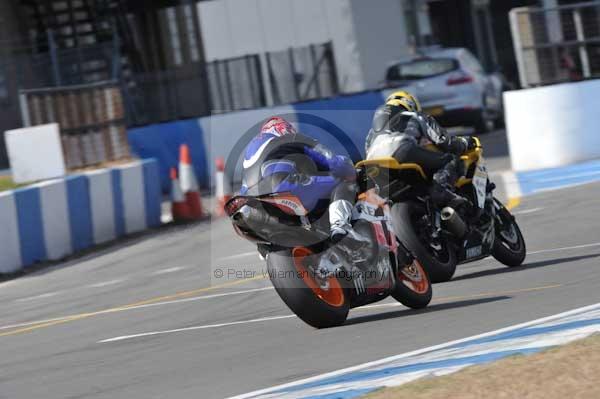 Motorcycle action photographs;Trackday digital images;donington;donington park leicestershire;donington photographs;event digital images;eventdigitalimages;no limits trackday;peter wileman photography;trackday;trackday photos
