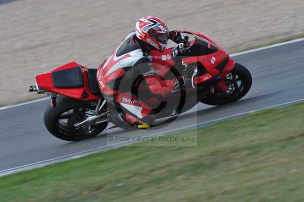 Motorcycle action photographs;Trackday digital images;donington;donington park leicestershire;donington photographs;event digital images;eventdigitalimages;no limits trackday;peter wileman photography;trackday;trackday photos