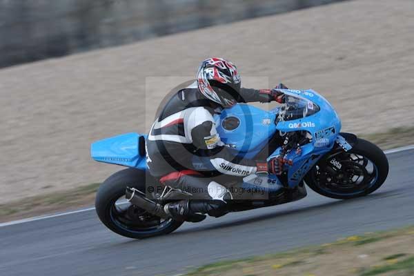 Motorcycle action photographs;Trackday digital images;donington;donington park leicestershire;donington photographs;event digital images;eventdigitalimages;no limits trackday;peter wileman photography;trackday;trackday photos