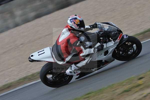 Motorcycle action photographs;Trackday digital images;donington;donington park leicestershire;donington photographs;event digital images;eventdigitalimages;no limits trackday;peter wileman photography;trackday;trackday photos