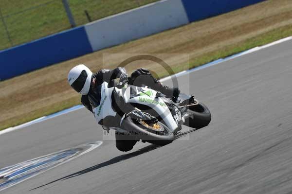 Motorcycle action photographs;Trackday digital images;donington;donington park leicestershire;donington photographs;event digital images;eventdigitalimages;no limits trackday;peter wileman photography;trackday;trackday photos