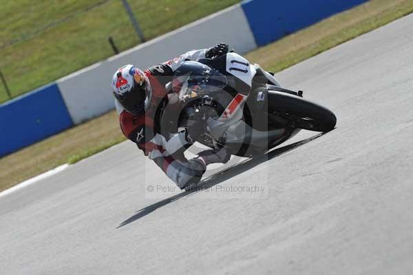 Motorcycle action photographs;Trackday digital images;donington;donington park leicestershire;donington photographs;event digital images;eventdigitalimages;no limits trackday;peter wileman photography;trackday;trackday photos