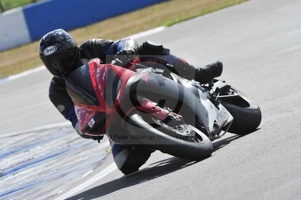 Motorcycle action photographs;Trackday digital images;donington;donington park leicestershire;donington photographs;event digital images;eventdigitalimages;no limits trackday;peter wileman photography;trackday;trackday photos