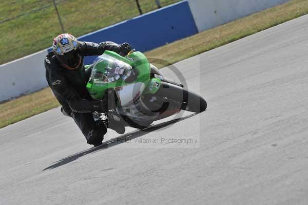 Motorcycle action photographs;Trackday digital images;donington;donington park leicestershire;donington photographs;event digital images;eventdigitalimages;no limits trackday;peter wileman photography;trackday;trackday photos