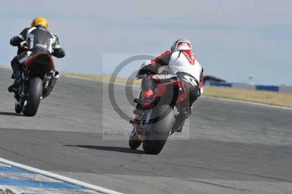 Motorcycle action photographs;Trackday digital images;donington;donington park leicestershire;donington photographs;event digital images;eventdigitalimages;no limits trackday;peter wileman photography;trackday;trackday photos
