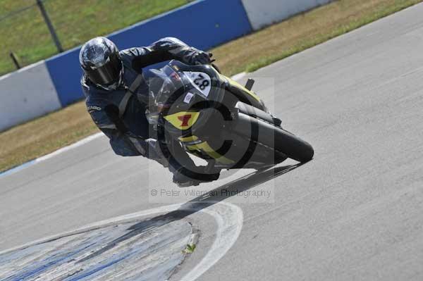 Motorcycle action photographs;Trackday digital images;donington;donington park leicestershire;donington photographs;event digital images;eventdigitalimages;no limits trackday;peter wileman photography;trackday;trackday photos