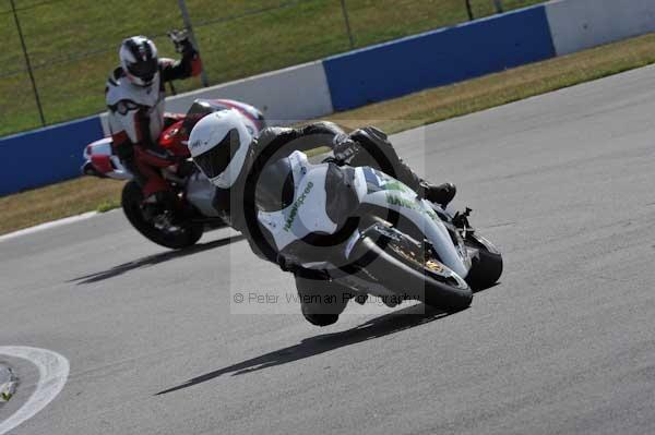Motorcycle action photographs;Trackday digital images;donington;donington park leicestershire;donington photographs;event digital images;eventdigitalimages;no limits trackday;peter wileman photography;trackday;trackday photos