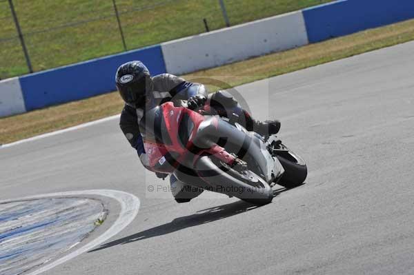 Motorcycle action photographs;Trackday digital images;donington;donington park leicestershire;donington photographs;event digital images;eventdigitalimages;no limits trackday;peter wileman photography;trackday;trackday photos