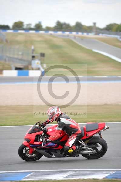 Motorcycle action photographs;Trackday digital images;donington;donington park leicestershire;donington photographs;event digital images;eventdigitalimages;no limits trackday;peter wileman photography;trackday;trackday photos