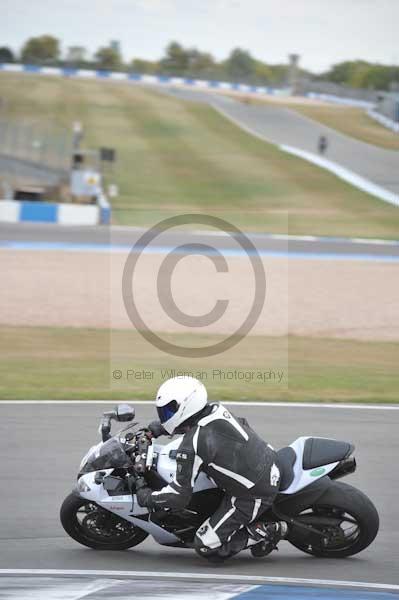 Motorcycle action photographs;Trackday digital images;donington;donington park leicestershire;donington photographs;event digital images;eventdigitalimages;no limits trackday;peter wileman photography;trackday;trackday photos