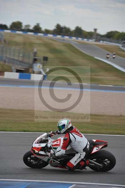 Motorcycle action photographs;Trackday digital images;donington;donington park leicestershire;donington photographs;event digital images;eventdigitalimages;no limits trackday;peter wileman photography;trackday;trackday photos