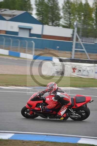 Motorcycle action photographs;Trackday digital images;donington;donington park leicestershire;donington photographs;event digital images;eventdigitalimages;no limits trackday;peter wileman photography;trackday;trackday photos