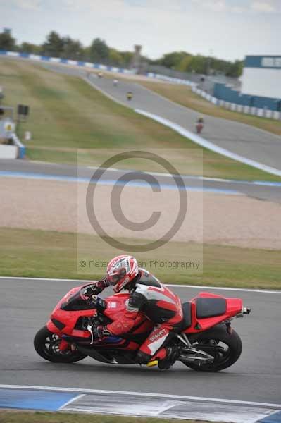 Motorcycle action photographs;Trackday digital images;donington;donington park leicestershire;donington photographs;event digital images;eventdigitalimages;no limits trackday;peter wileman photography;trackday;trackday photos