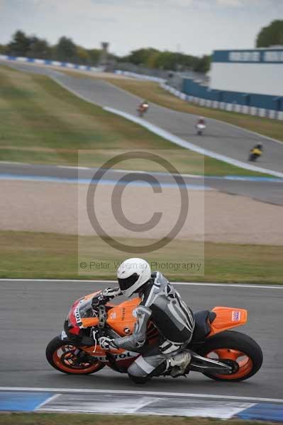 Motorcycle action photographs;Trackday digital images;donington;donington park leicestershire;donington photographs;event digital images;eventdigitalimages;no limits trackday;peter wileman photography;trackday;trackday photos