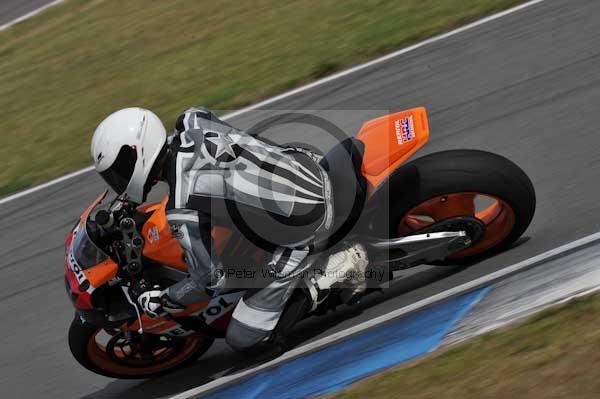 Motorcycle action photographs;Trackday digital images;donington;donington park leicestershire;donington photographs;event digital images;eventdigitalimages;no limits trackday;peter wileman photography;trackday;trackday photos