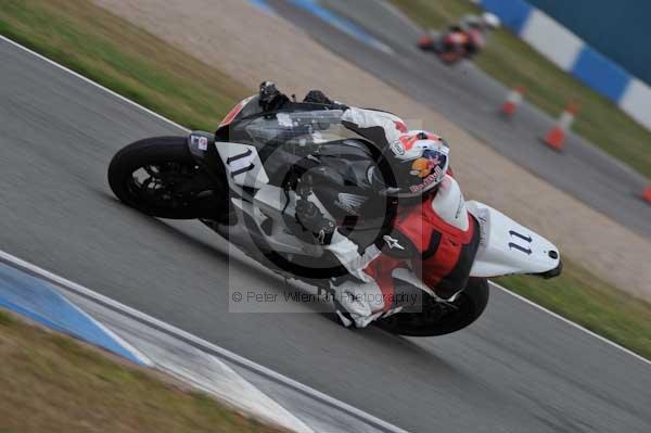 Motorcycle action photographs;Trackday digital images;donington;donington park leicestershire;donington photographs;event digital images;eventdigitalimages;no limits trackday;peter wileman photography;trackday;trackday photos