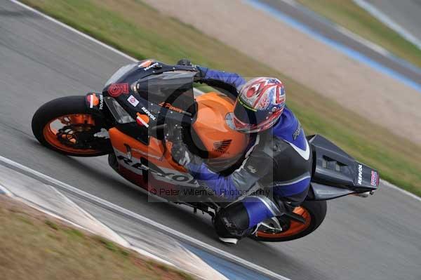 Motorcycle action photographs;Trackday digital images;donington;donington park leicestershire;donington photographs;event digital images;eventdigitalimages;no limits trackday;peter wileman photography;trackday;trackday photos