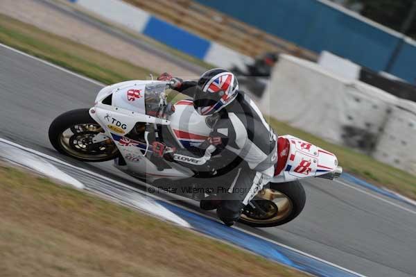 Motorcycle action photographs;Trackday digital images;donington;donington park leicestershire;donington photographs;event digital images;eventdigitalimages;no limits trackday;peter wileman photography;trackday;trackday photos