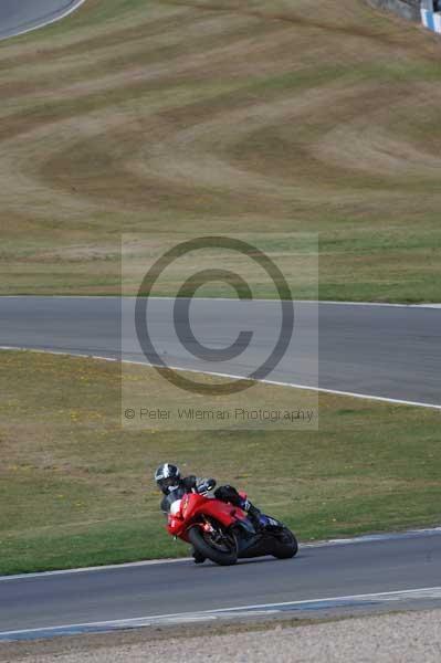 Motorcycle action photographs;Trackday digital images;donington;donington park leicestershire;donington photographs;event digital images;eventdigitalimages;no limits trackday;peter wileman photography;trackday;trackday photos