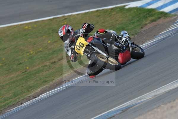 Motorcycle action photographs;Trackday digital images;donington;donington park leicestershire;donington photographs;event digital images;eventdigitalimages;no limits trackday;peter wileman photography;trackday;trackday photos