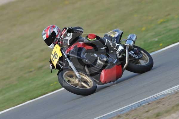 Motorcycle action photographs;Trackday digital images;donington;donington park leicestershire;donington photographs;event digital images;eventdigitalimages;no limits trackday;peter wileman photography;trackday;trackday photos