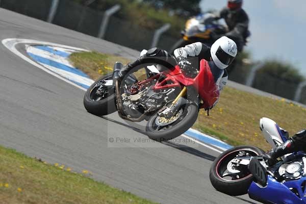 Motorcycle action photographs;Trackday digital images;donington;donington park leicestershire;donington photographs;event digital images;eventdigitalimages;no limits trackday;peter wileman photography;trackday;trackday photos