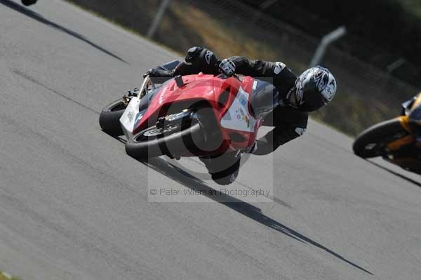 Motorcycle action photographs;Trackday digital images;donington;donington park leicestershire;donington photographs;event digital images;eventdigitalimages;no limits trackday;peter wileman photography;trackday;trackday photos