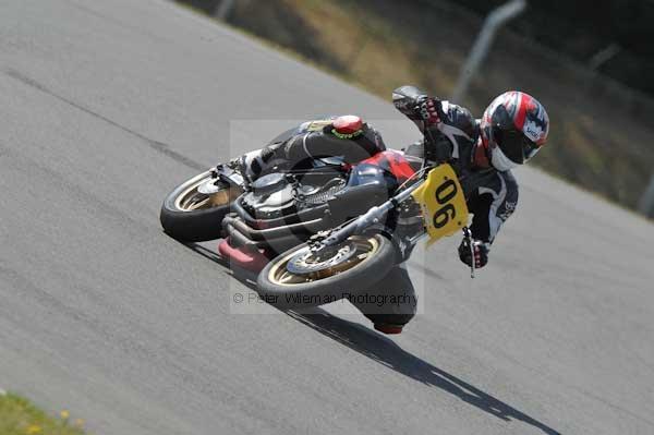 Motorcycle action photographs;Trackday digital images;donington;donington park leicestershire;donington photographs;event digital images;eventdigitalimages;no limits trackday;peter wileman photography;trackday;trackday photos