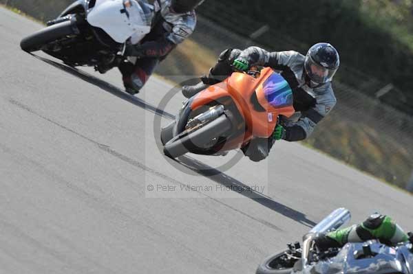 Motorcycle action photographs;Trackday digital images;donington;donington park leicestershire;donington photographs;event digital images;eventdigitalimages;no limits trackday;peter wileman photography;trackday;trackday photos