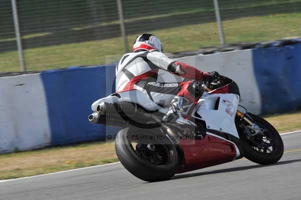 Motorcycle action photographs;Trackday digital images;donington;donington park leicestershire;donington photographs;event digital images;eventdigitalimages;no limits trackday;peter wileman photography;trackday;trackday photos