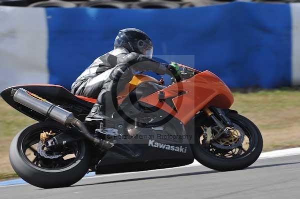 Motorcycle action photographs;Trackday digital images;donington;donington park leicestershire;donington photographs;event digital images;eventdigitalimages;no limits trackday;peter wileman photography;trackday;trackday photos