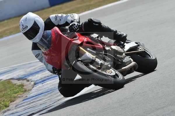 Motorcycle action photographs;Trackday digital images;donington;donington park leicestershire;donington photographs;event digital images;eventdigitalimages;no limits trackday;peter wileman photography;trackday;trackday photos