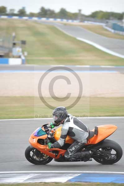 Motorcycle action photographs;Trackday digital images;donington;donington park leicestershire;donington photographs;event digital images;eventdigitalimages;no limits trackday;peter wileman photography;trackday;trackday photos