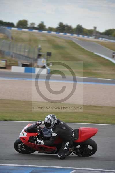 Motorcycle action photographs;Trackday digital images;donington;donington park leicestershire;donington photographs;event digital images;eventdigitalimages;no limits trackday;peter wileman photography;trackday;trackday photos