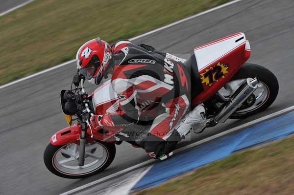 Motorcycle action photographs;Trackday digital images;donington;donington park leicestershire;donington photographs;event digital images;eventdigitalimages;no limits trackday;peter wileman photography;trackday;trackday photos