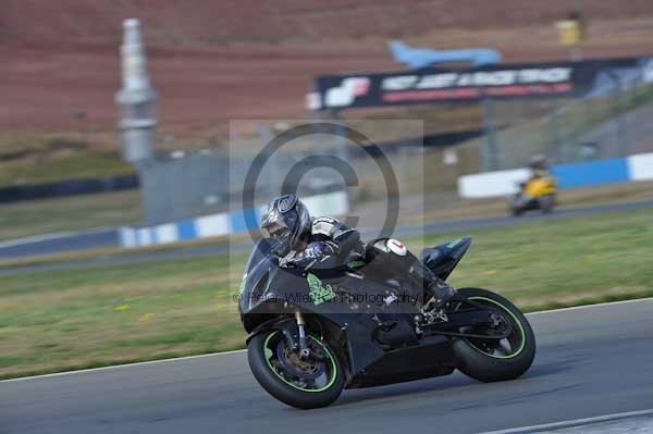 Motorcycle action photographs;Trackday digital images;donington;donington park leicestershire;donington photographs;event digital images;eventdigitalimages;no limits trackday;peter wileman photography;trackday;trackday photos