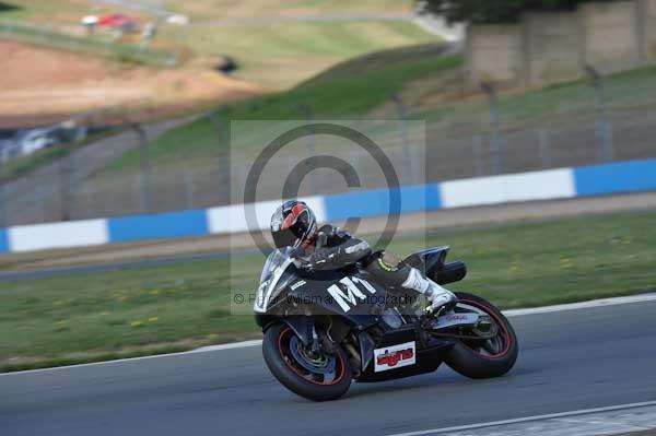 Motorcycle action photographs;Trackday digital images;donington;donington park leicestershire;donington photographs;event digital images;eventdigitalimages;no limits trackday;peter wileman photography;trackday;trackday photos