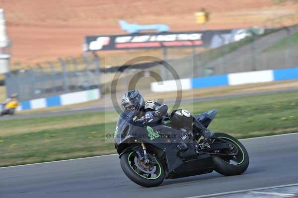 Motorcycle action photographs;Trackday digital images;donington;donington park leicestershire;donington photographs;event digital images;eventdigitalimages;no limits trackday;peter wileman photography;trackday;trackday photos