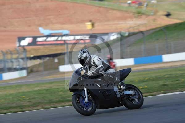 Motorcycle action photographs;Trackday digital images;donington;donington park leicestershire;donington photographs;event digital images;eventdigitalimages;no limits trackday;peter wileman photography;trackday;trackday photos