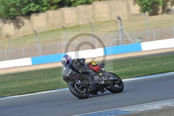 Motorcycle action photographs;Trackday digital images;donington;donington park leicestershire;donington photographs;event digital images;eventdigitalimages;no limits trackday;peter wileman photography;trackday;trackday photos